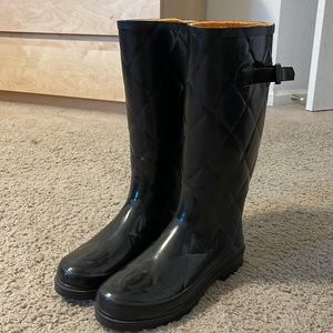Itasca Black Muck Boots Size 8